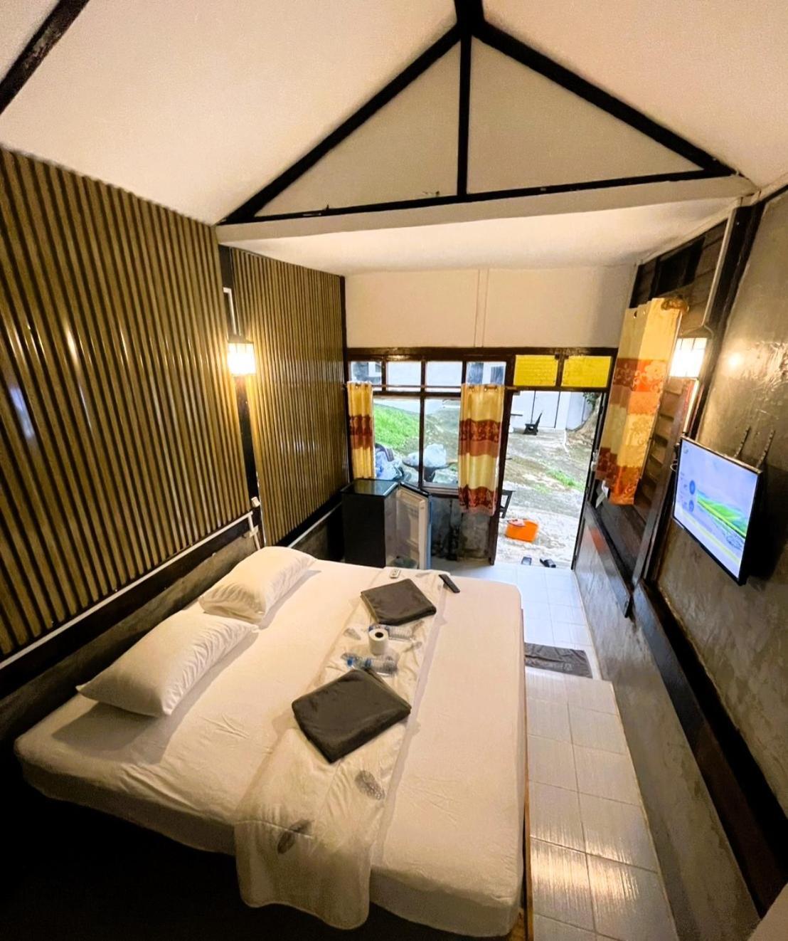 Tuk Tuk Guesthouse Ко Чанг Екстериор снимка