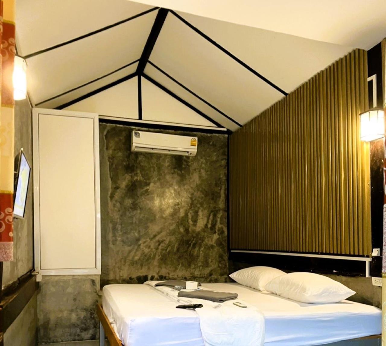 Tuk Tuk Guesthouse Ко Чанг Екстериор снимка