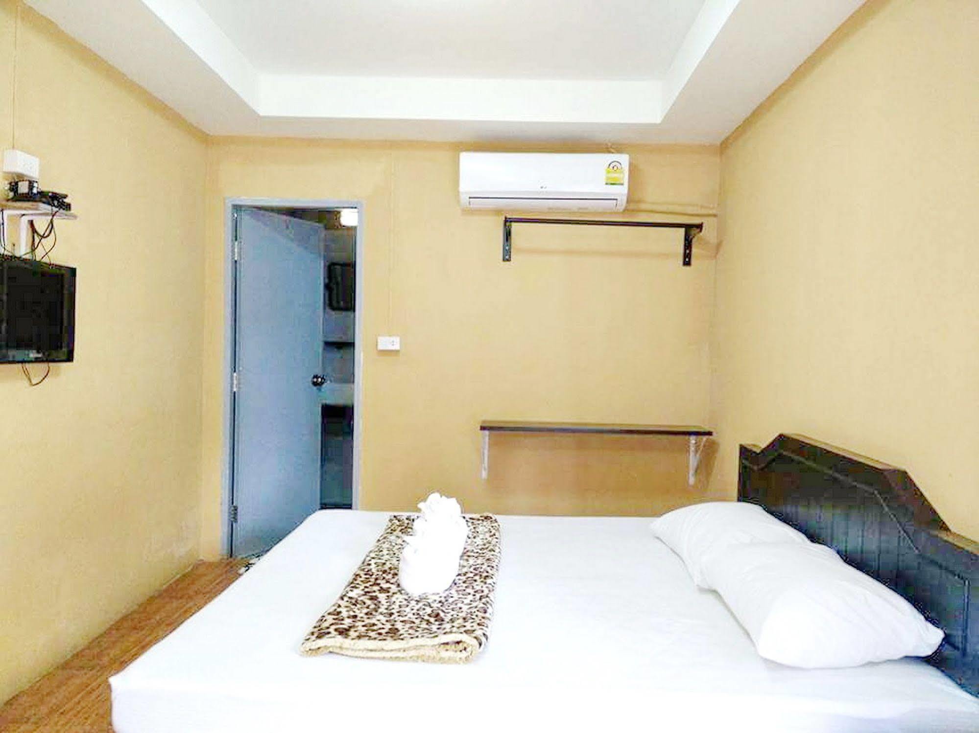 Tuk Tuk Guesthouse Ко Чанг Екстериор снимка