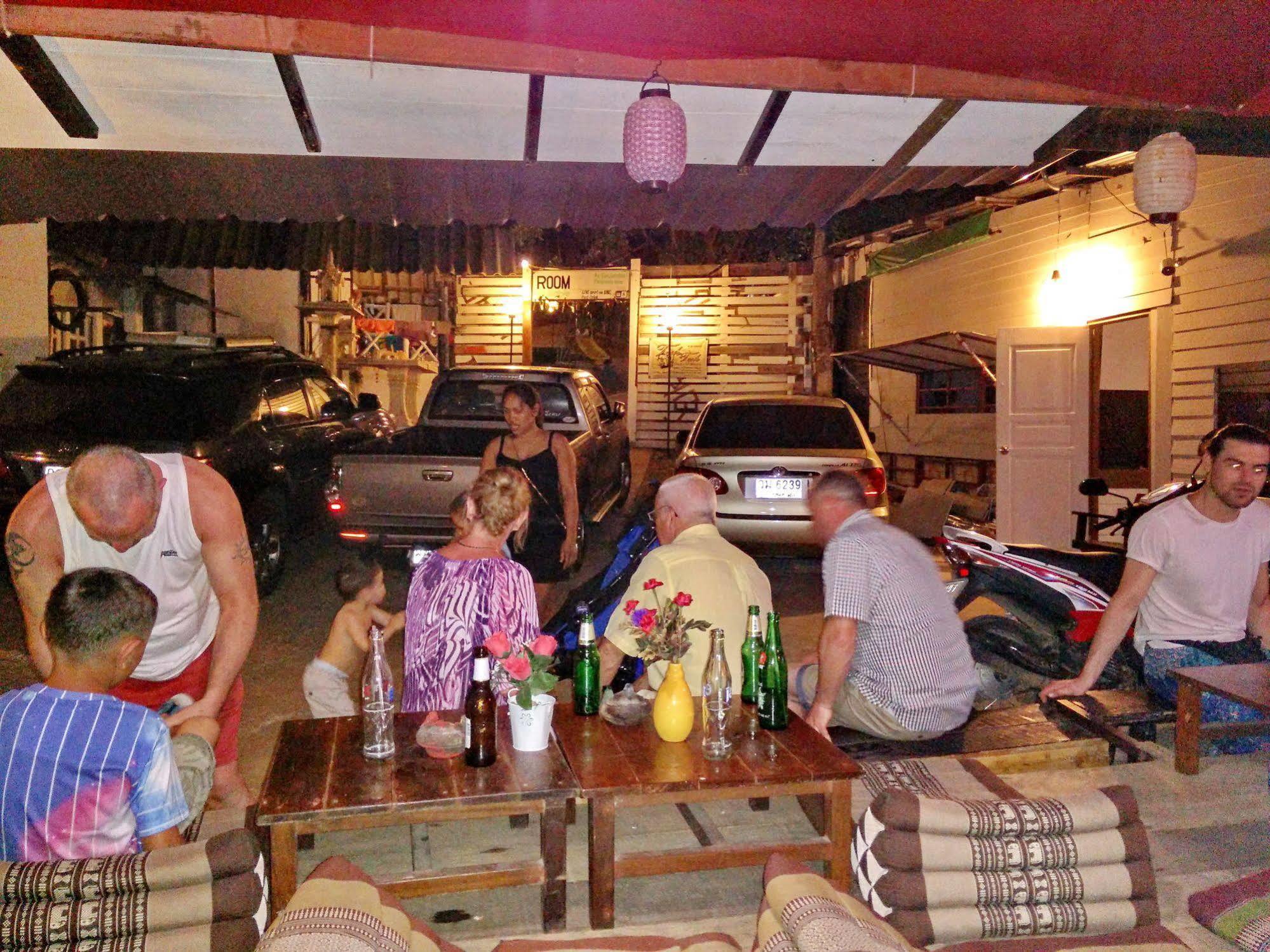 Tuk Tuk Guesthouse Ко Чанг Екстериор снимка
