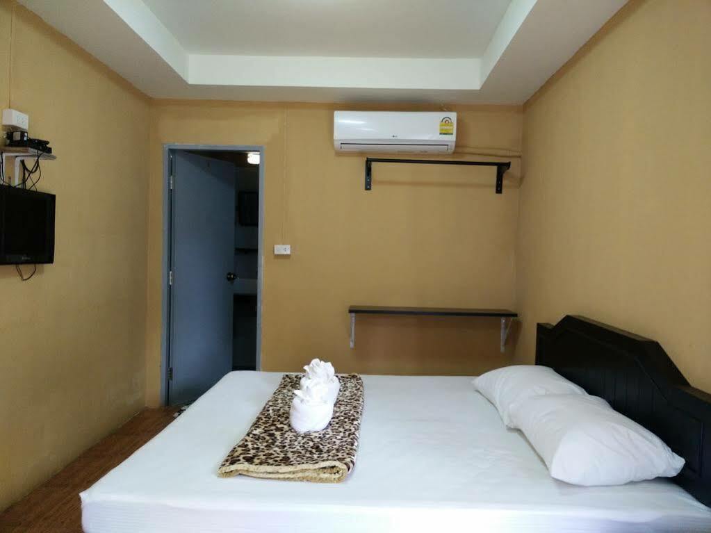 Tuk Tuk Guesthouse Ко Чанг Екстериор снимка